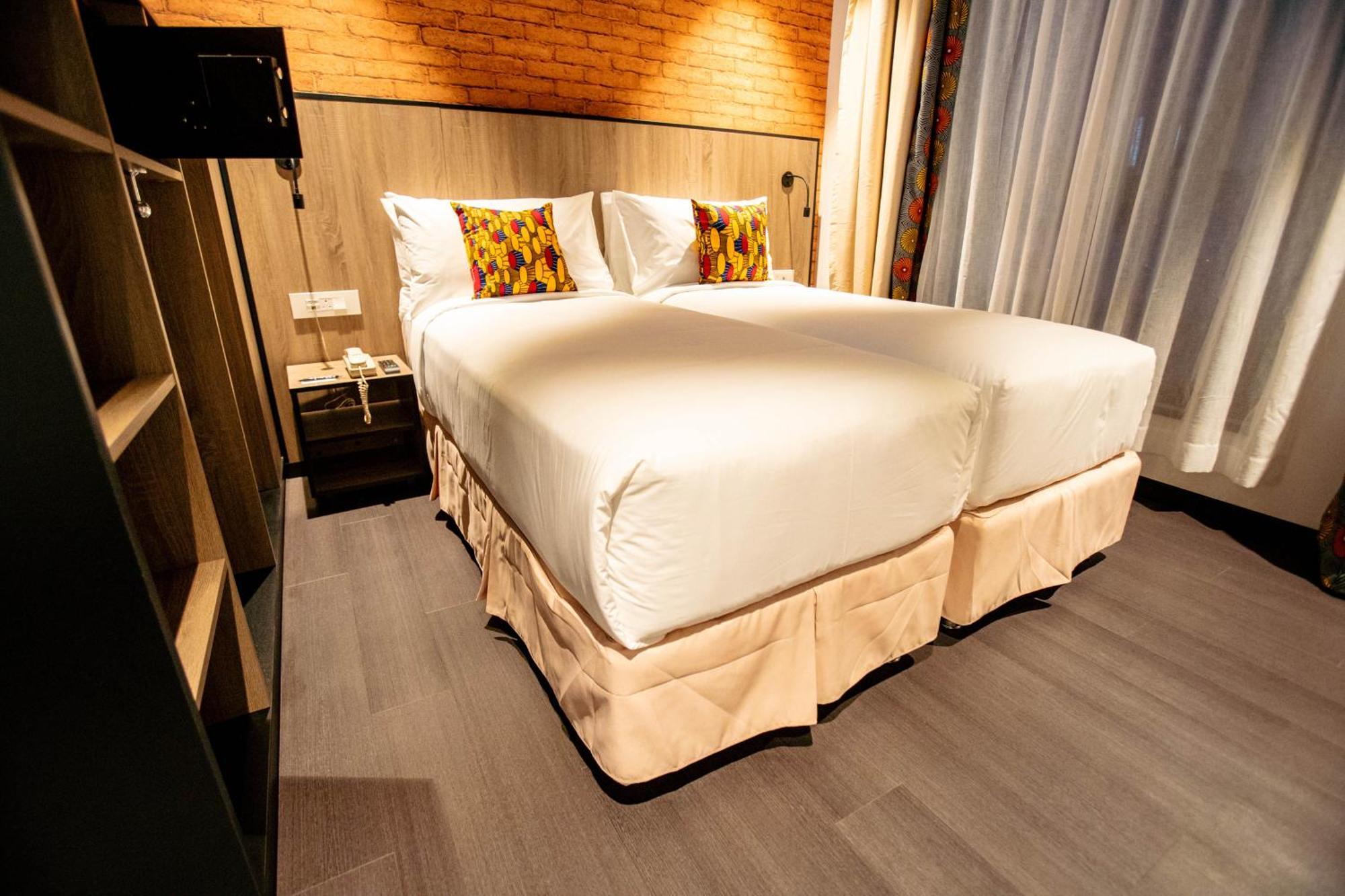 Onomo Hotel Кампала Екстер'єр фото